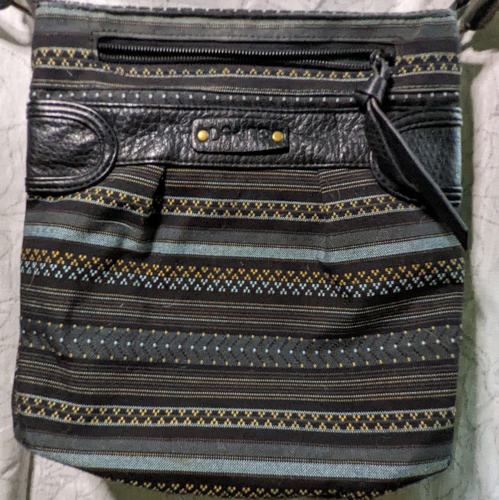 Dakine crossbody purse